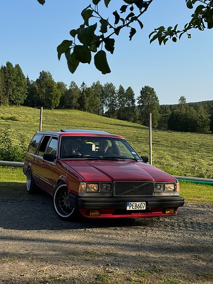 Volvo 740 3 of 9