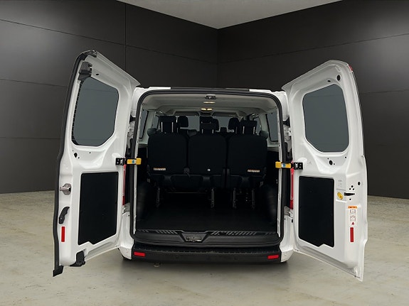 Ford Transit Custom 10 of 30