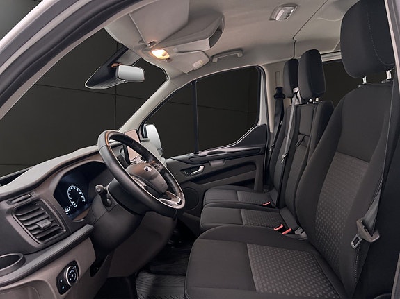 Ford Transit Custom 14 of 30