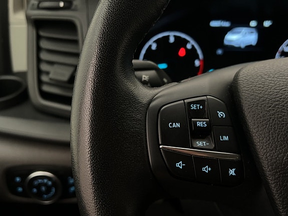 Ford Transit Custom 15 of 30