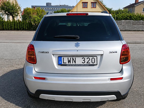 Suzuki SX4 6 of 11