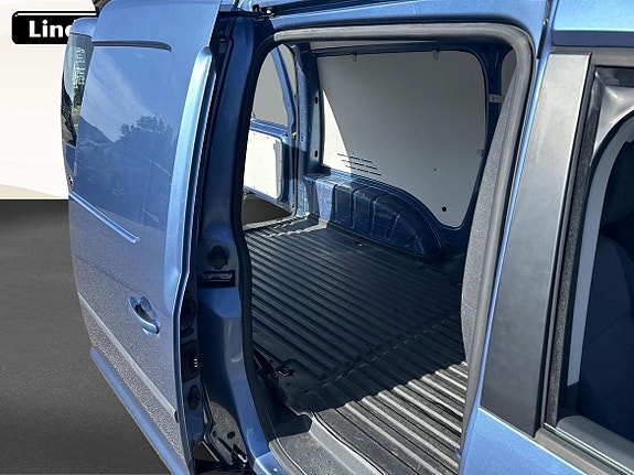 Volkswagen Caddy Maxi 11 of 18