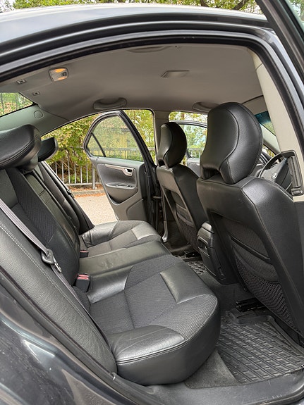 Volvo S60 8 of 18