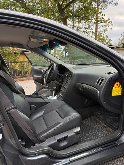 Volvo S60 10 of 18