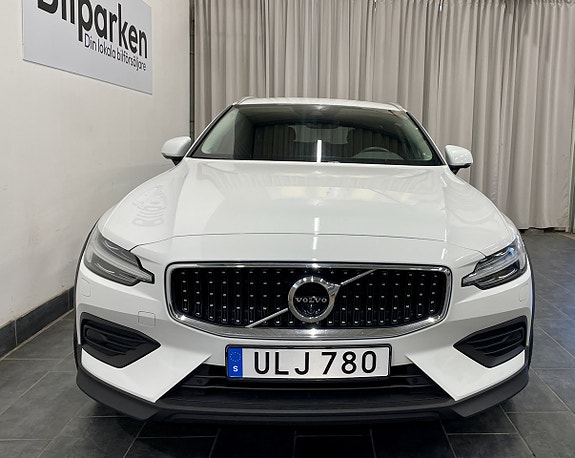 Volvo V60 Cross Country 3 of 25