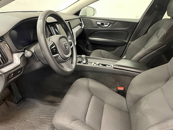Volvo V60 Cross Country 7 of 25