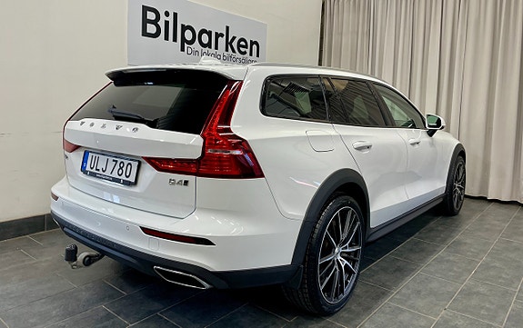 Volvo V60 Cross Country 5 of 25