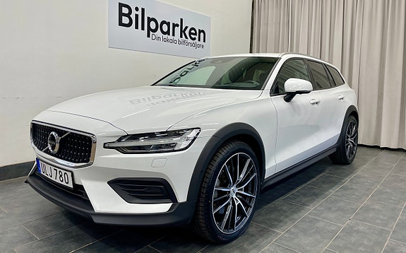Volvo V60 Cross Country 2 of 25
