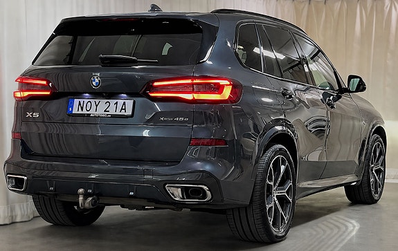 BMW X5 3 of 9