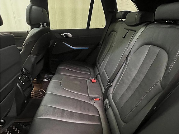 BMW X5 8 of 9