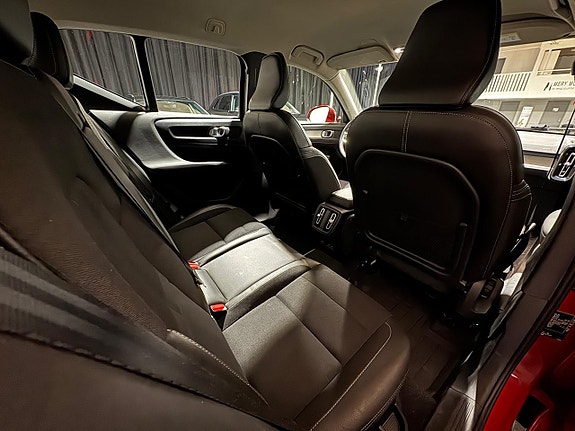 Volvo XC40 8 of 20