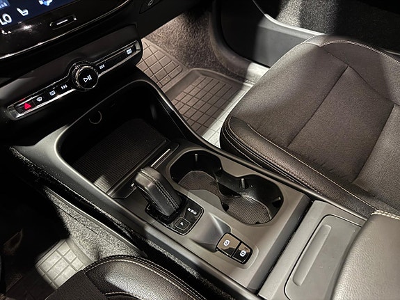 Volvo XC40 15 of 20