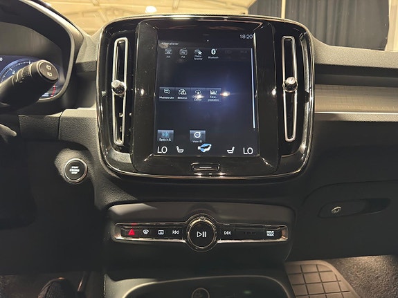 Volvo XC40 18 of 20