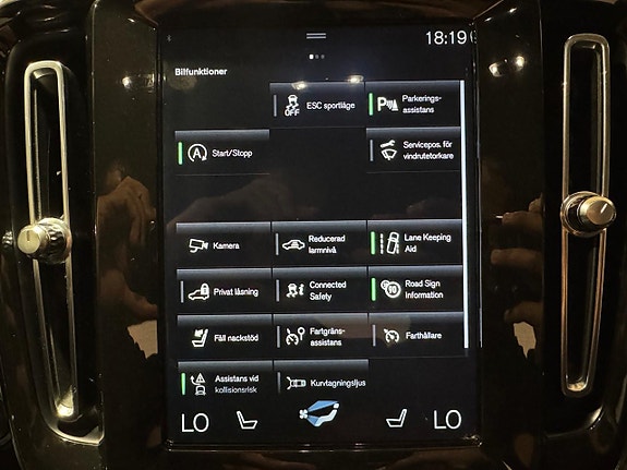 Volvo XC40 17 of 20
