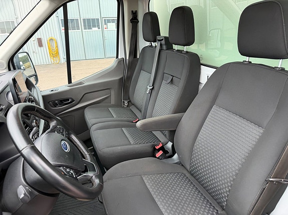 Ford Transit 9 of 12
