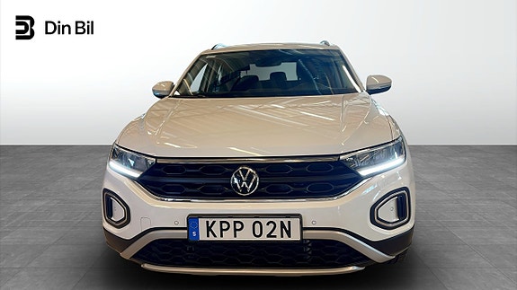 Volkswagen T-Roc 8 of 26