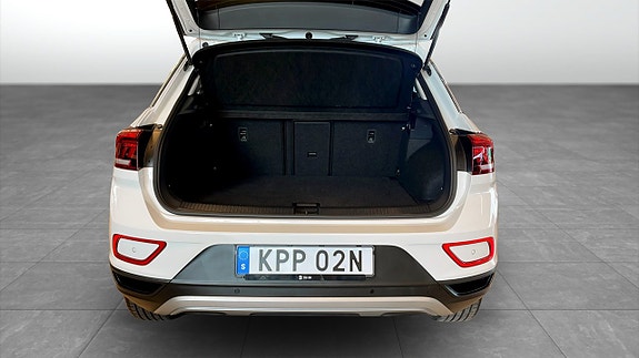 Volkswagen T-Roc 24 of 26