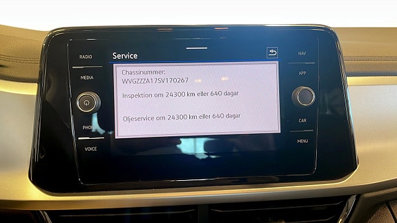 Volkswagen T-Roc 17 of 26