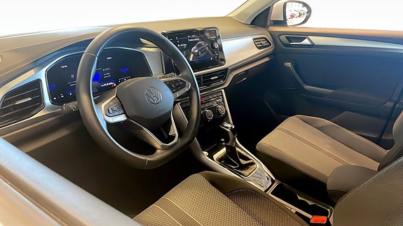 Volkswagen T-Roc 14 of 26