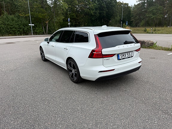 Volvo V60 3 of 9