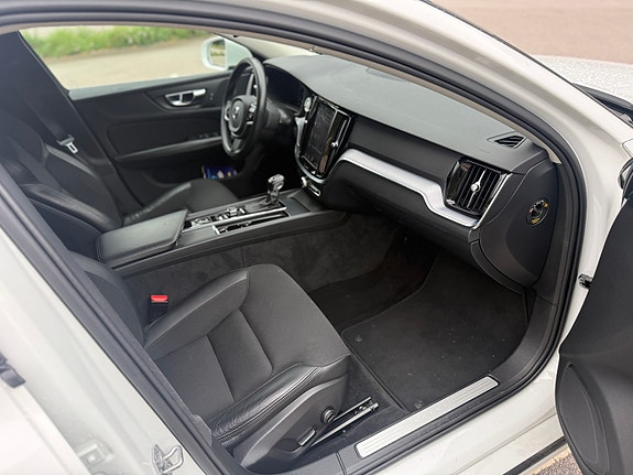 Volvo V60 4 of 9