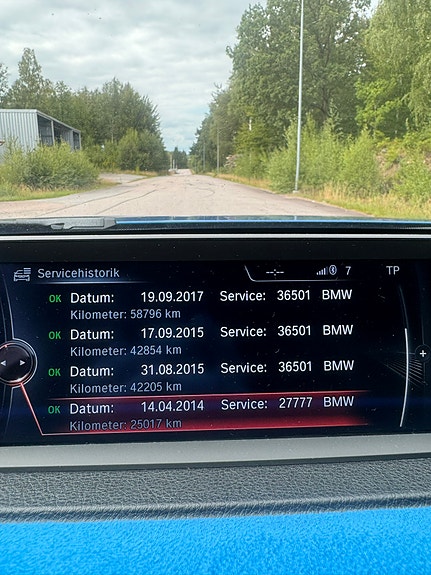 BMW 330d 9 of 10