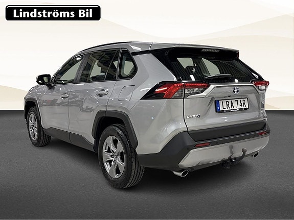 Toyota RAV4 4 of 20