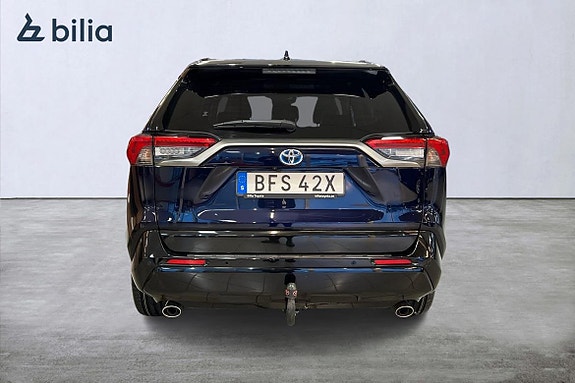 Toyota RAV4 6 of 23
