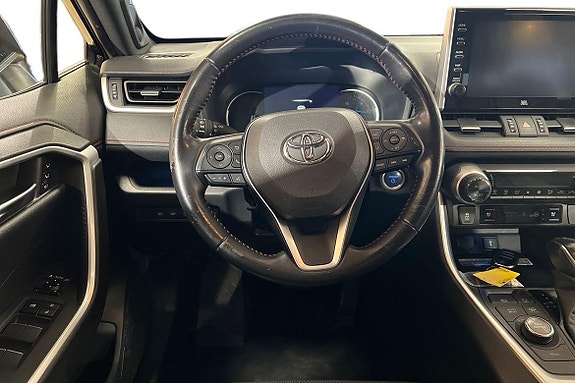 Toyota RAV4 12 of 23