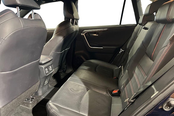 Toyota RAV4 14 of 23