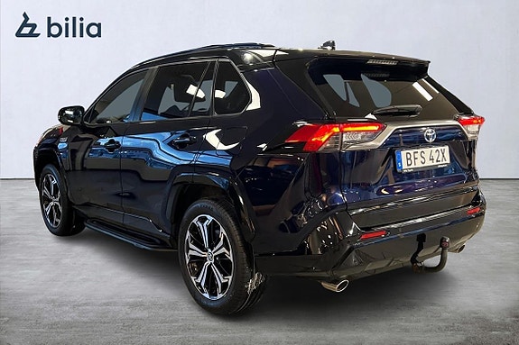 Toyota RAV4 3 of 23