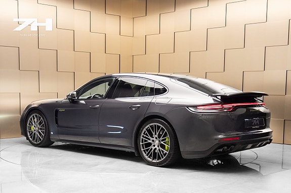 Porsche Panamera 4S 8 of 27