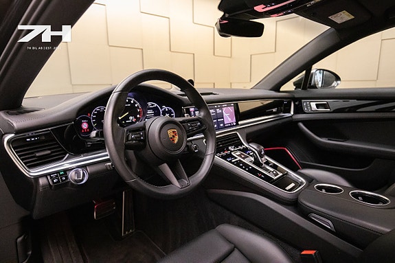 Porsche Panamera 4S 9 of 27