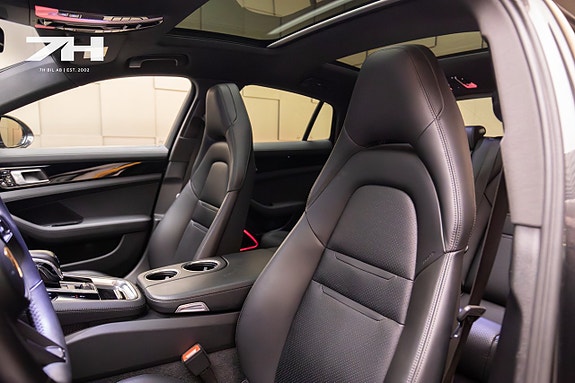 Porsche Panamera 4S 11 of 27