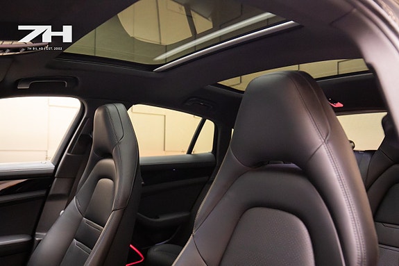 Porsche Panamera 4S 12 of 27