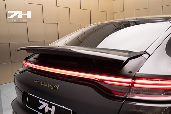 Porsche Panamera 4S 22 of 27