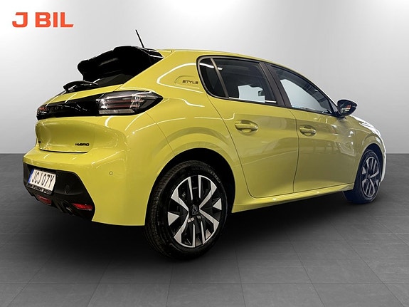 Peugeot 208 3 of 20