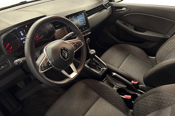 Renault Clio 8 of 15