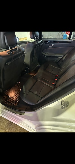 Mercedes-Benz E220 10 of 10