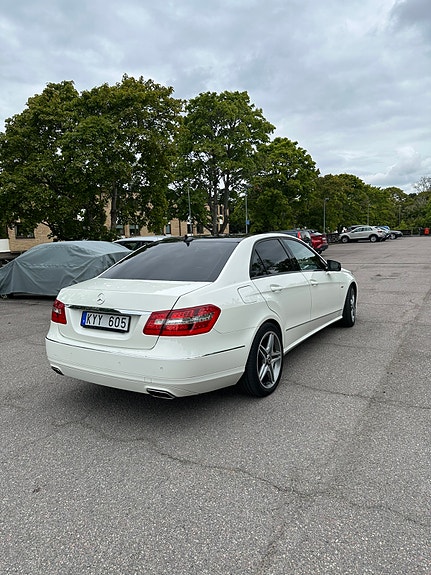 Mercedes-Benz E220 5 of 10