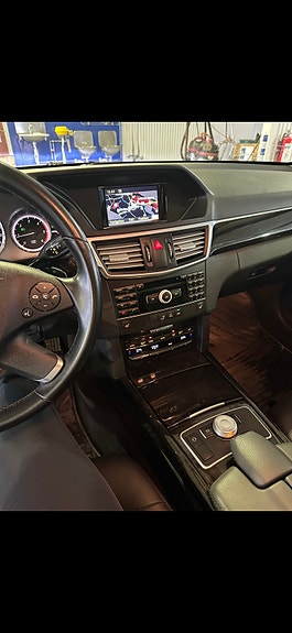 Mercedes-Benz E220 8 of 10