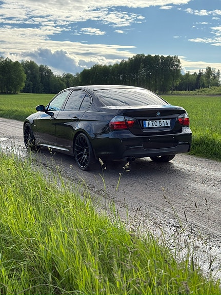 BMW 325i 5 of 8