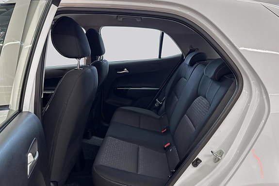 Kia Picanto 9 of 15