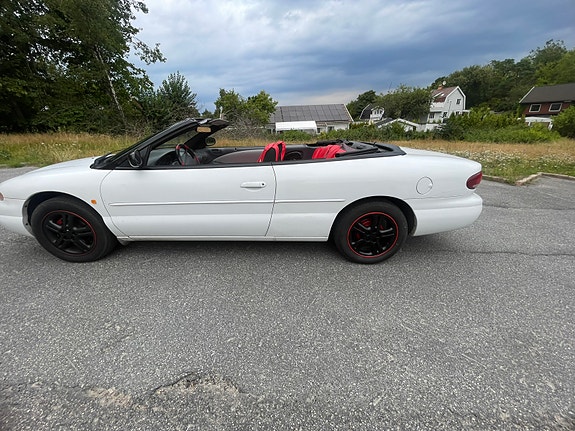 Chrysler Sebring 9 of 11
