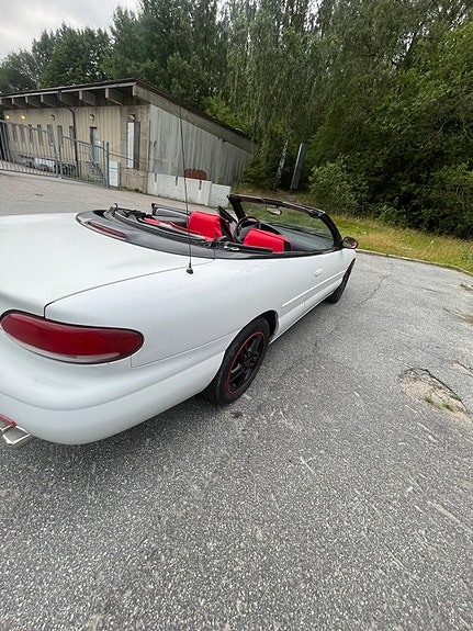 Chrysler Sebring 8 of 11