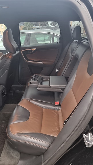 Volvo XC60 15 of 15