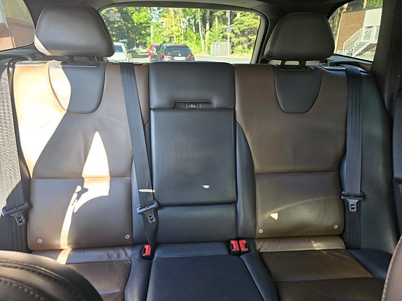 Volvo XC60 14 of 15