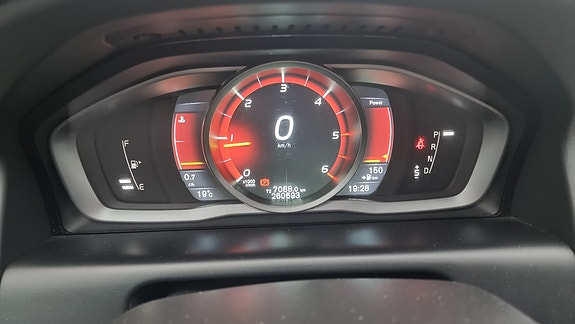 Volvo XC60 9 of 15