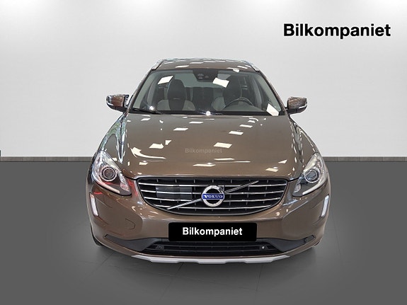 Volvo XC60 2 of 14