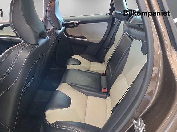 Volvo XC60 9 of 14
